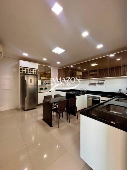 CASA DUPLEX MOBILIADA 250m2 NO CONDOMÍNIO RESIDENCIAL PASSAREDO, PONTA NEGRA - DISPONÍVEL PARA VENDA