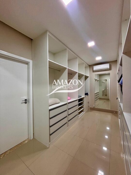 CASA DUPLEX MOBILIADA 250m2 NO CONDOMÍNIO RESIDENCIAL PASSAREDO, PONTA NEGRA - DISPONÍVEL PARA VENDA