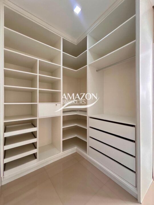 CASA DUPLEX MOBILIADA 250m2 NO CONDOMÍNIO RESIDENCIAL PASSAREDO, PONTA NEGRA - DISPONÍVEL PARA VENDA
