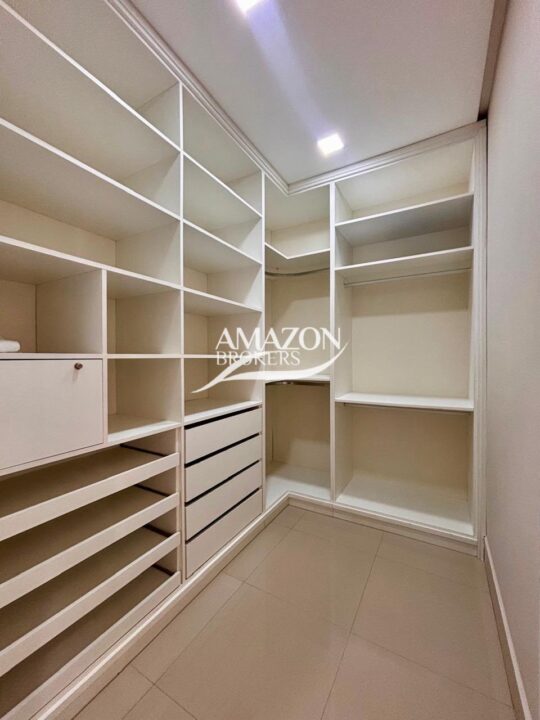 CASA DUPLEX MOBILIADA 250m2 NO CONDOMÍNIO RESIDENCIAL PASSAREDO, PONTA NEGRA - DISPONÍVEL PARA VENDA
