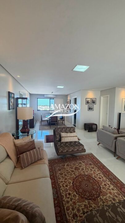CONDOMÍNIO SAINT ROMAIN, BAIRRO NOSSA SENHORA DAS GRAÇAS - APARTAMENTO SEMIMOBILIADO 210m2 - DISPONÍVEL PARA VENDA