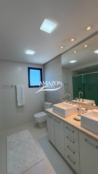 CONDOMÍNIO SAINT ROMAIN, BAIRRO NOSSA SENHORA DAS GRAÇAS - APARTAMENTO SEMIMOBILIADO 210m2 - DISPONÍVEL PARA VENDA