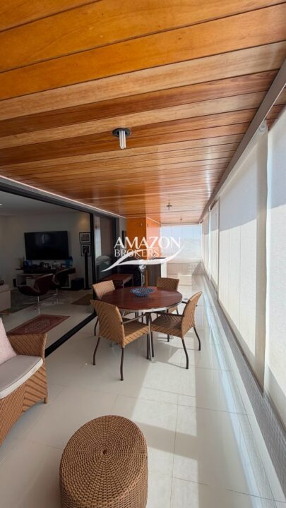 CONDOMÍNIO SAINT ROMAIN, BAIRRO NOSSA SENHORA DAS GRAÇAS - APARTAMENTO SEMIMOBILIADO 210m2 - DISPONÍVEL PARA VENDA