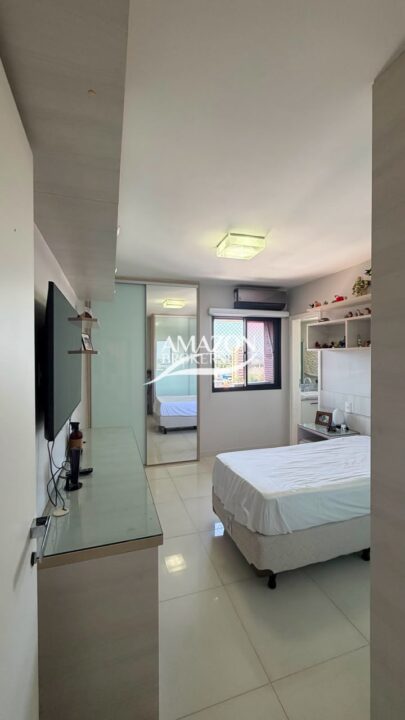 CONDOMÍNIO SAINT ROMAIN, BAIRRO NOSSA SENHORA DAS GRAÇAS - APARTAMENTO SEMIMOBILIADO 210m2 - DISPONÍVEL PARA VENDA