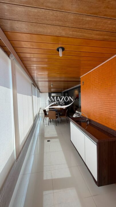 CONDOMÍNIO SAINT ROMAIN, BAIRRO NOSSA SENHORA DAS GRAÇAS - APARTAMENTO SEMIMOBILIADO 210m2 - DISPONÍVEL PARA VENDA