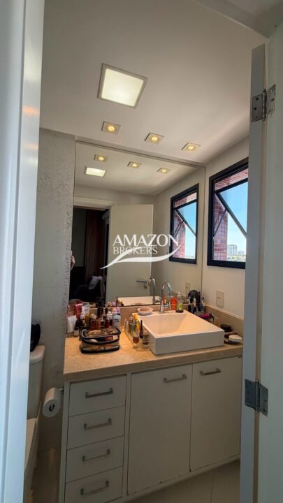 CONDOMÍNIO SAINT ROMAIN, BAIRRO NOSSA SENHORA DAS GRAÇAS - APARTAMENTO SEMIMOBILIADO 210m2 - DISPONÍVEL PARA VENDA