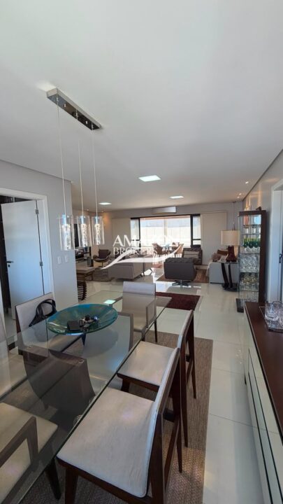 CONDOMÍNIO SAINT ROMAIN, BAIRRO NOSSA SENHORA DAS GRAÇAS - APARTAMENTO SEMIMOBILIADO 210m2 - DISPONÍVEL PARA VENDA