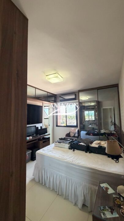 CONDOMÍNIO SAINT ROMAIN, BAIRRO NOSSA SENHORA DAS GRAÇAS - APARTAMENTO SEMIMOBILIADO 210m2 - DISPONÍVEL PARA VENDA