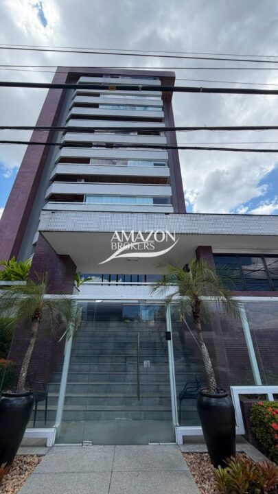 CONDOMÍNIO SAINT ROMAIN, BAIRRO NOSSA SENHORA DAS GRAÇAS - APARTAMENTO SEMIMOBILIADO 210m2 - DISPONÍVEL PARA VENDA