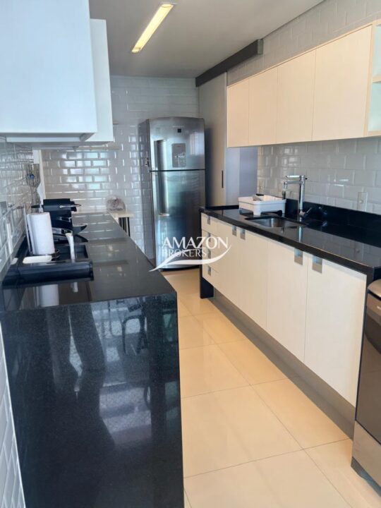 CONDOMÍNIO AUTHENTIC, BAIRRO ADRIANÓPOLIS - APARTAMENTO MOBILIADO 140m2 - DISPONÍVEL PARA VENDA