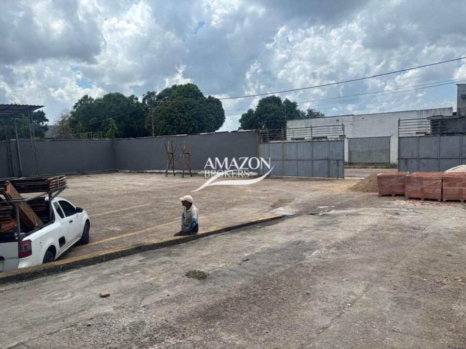 GALPÃO 4.069,30m2 NA AV. TORQUATO TAPAJÓS - DISPONÍVEL PARA LOCAÇÃO