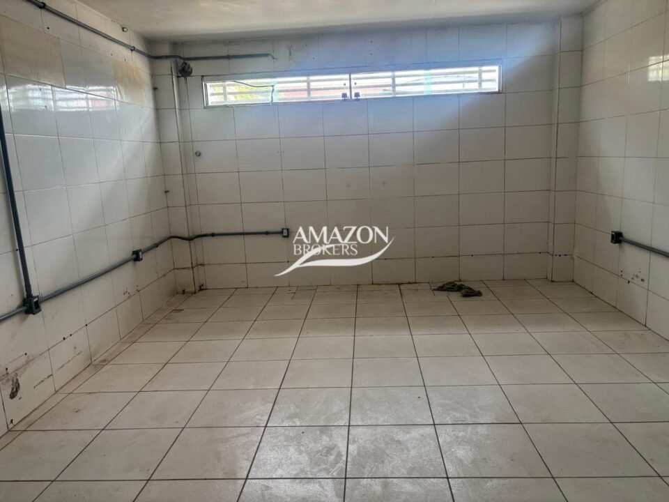 GALPÃO 4.069,30m2 NA AV. TORQUATO TAPAJÓS - DISPONÍVEL PARA LOCAÇÃO