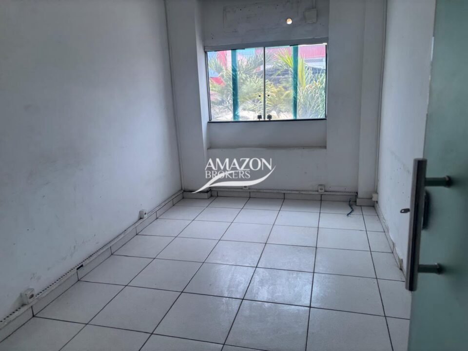 GALPÃO 4.069,30m2 NA AV. TORQUATO TAPAJÓS - DISPONÍVEL PARA LOCAÇÃO