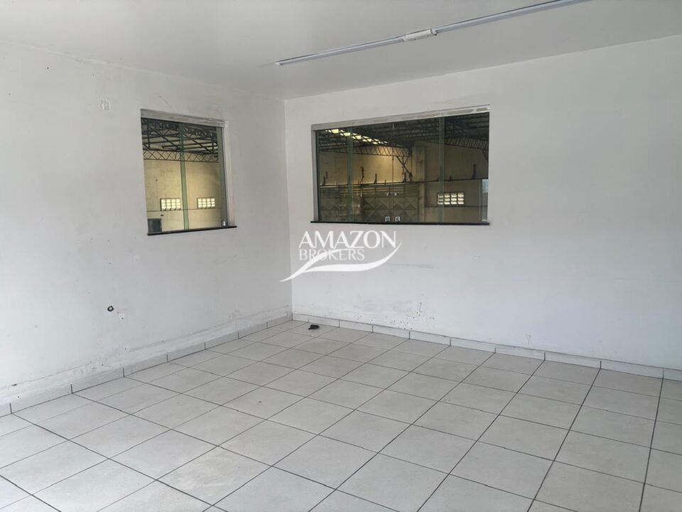 GALPÃO 4.069,30m2 NA AV. TORQUATO TAPAJÓS - DISPONÍVEL PARA LOCAÇÃO