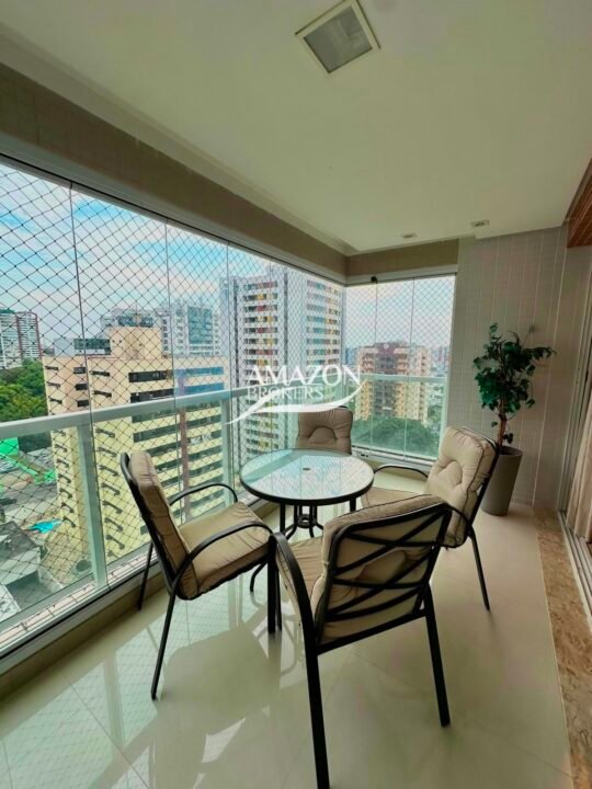 CONDOMÍNIO AUTHENTIC, BAIRRO ADRIANÓPOLIS - APARTAMENTO MOBILIADO 140m2 - DISPONÍVEL PARA VENDA