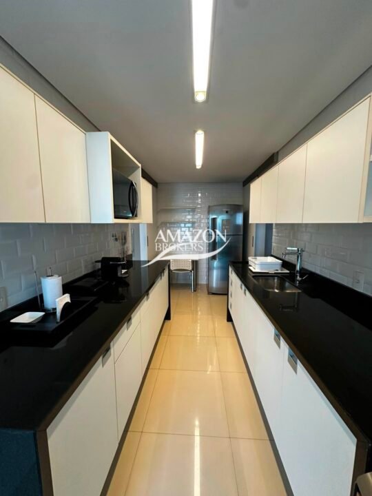CONDOMÍNIO AUTHENTIC, BAIRRO ADRIANÓPOLIS - APARTAMENTO MOBILIADO 140m2 - DISPONÍVEL PARA VENDA