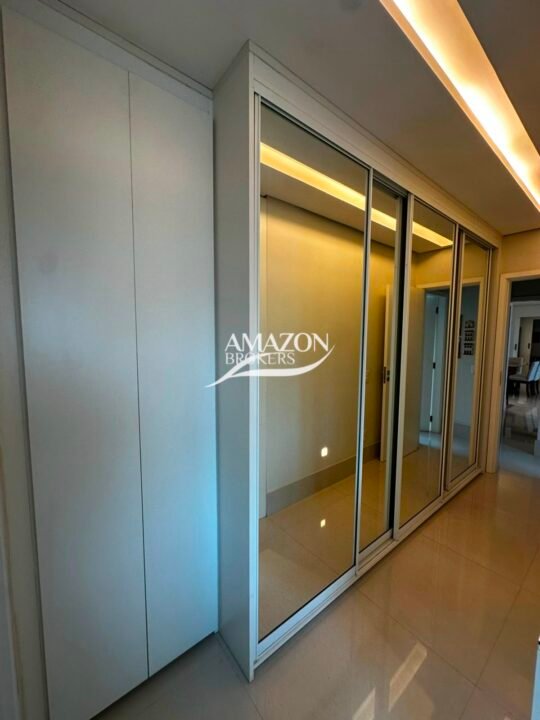 CONDOMÍNIO AUTHENTIC, BAIRRO ADRIANÓPOLIS - APARTAMENTO MOBILIADO 140m2 - DISPONÍVEL PARA VENDA