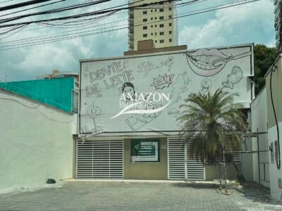 CLÍNICA/PONTO COMERCIAL 350m2 LOCALIZADO NO BAIRRO ADRIANÓPOLIS - DISPONÍVEL PARA LOCAÇÃO