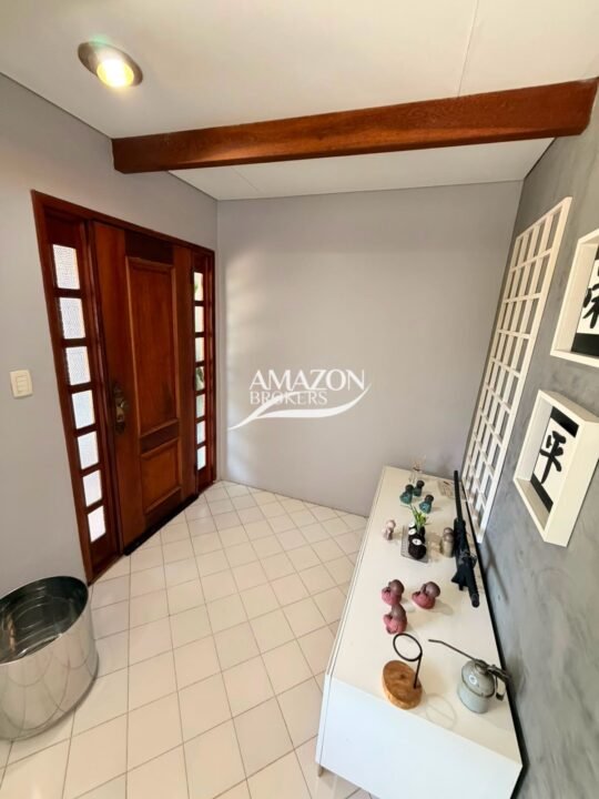 CASA TÉRREA 360m2 NO PARQUE 10 - DISPONÍVEL PARA VENDA