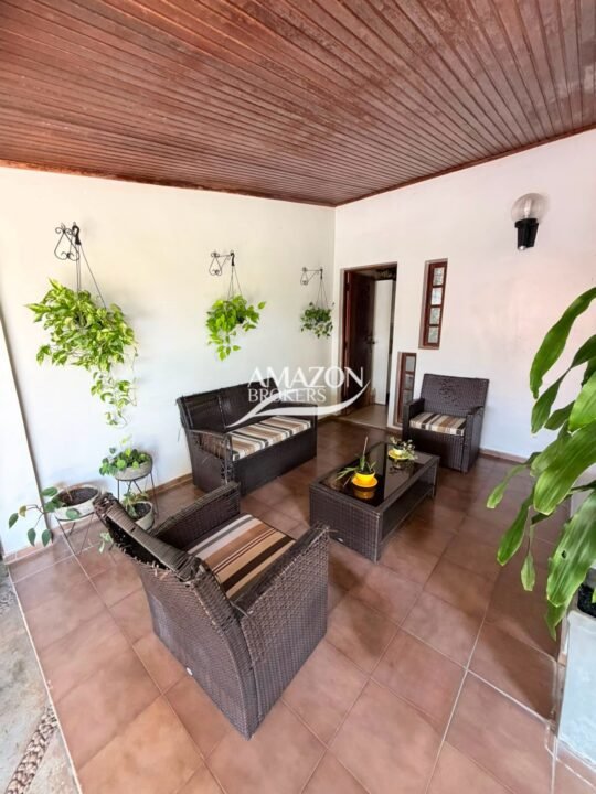 CASA TÉRREA 360m2 NO PARQUE 10 - DISPONÍVEL PARA VENDA