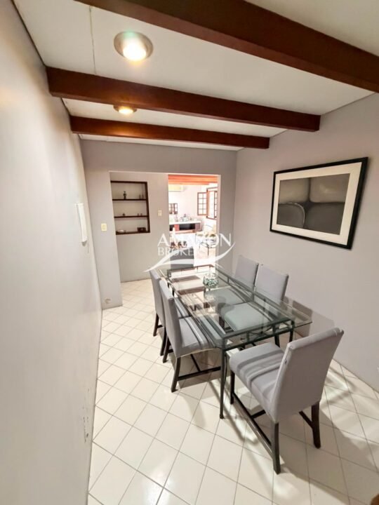 CASA TÉRREA 360m2 NO PARQUE 10 - DISPONÍVEL PARA VENDA