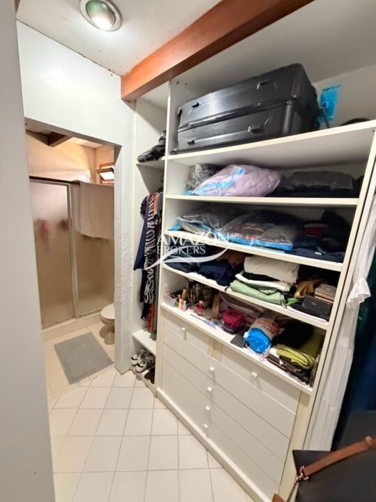CASA TÉRREA 360m2 NO PARQUE 10 - DISPONÍVEL PARA VENDA