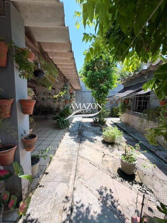 CASA TÉRREA 360m2 NO PARQUE 10 - DISPONÍVEL PARA VENDA