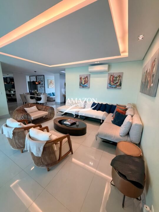 PRIVILEGE CLUB RESIDENCE, ADRIANÓPOLIS - APARTAMENTO 215 m2 MOBILIADO - DISPONÍVEL PARA LOCAÇÃO