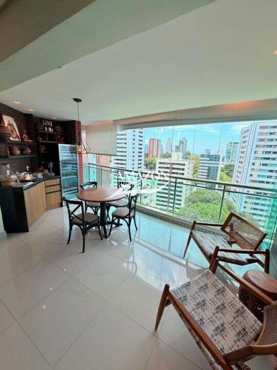 PRIVILEGE CLUB RESIDENCE, ADRIANÓPOLIS - APARTAMENTO 215 m2 MOBILIADO - DISPONÍVEL PARA LOCAÇÃO