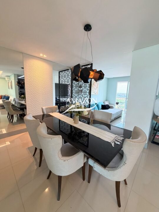 PRIVILEGE CLUB RESIDENCE, ADRIANÓPOLIS - APARTAMENTO 215 m2 MOBILIADO - DISPONÍVEL PARA LOCAÇÃO