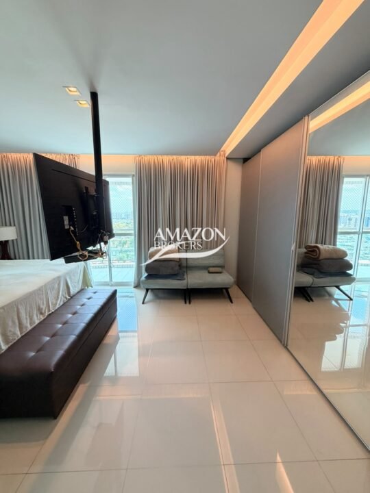 PRIVILEGE CLUB RESIDENCE, ADRIANÓPOLIS - APARTAMENTO 215 m2 MOBILIADO - DISPONÍVEL PARA LOCAÇÃO