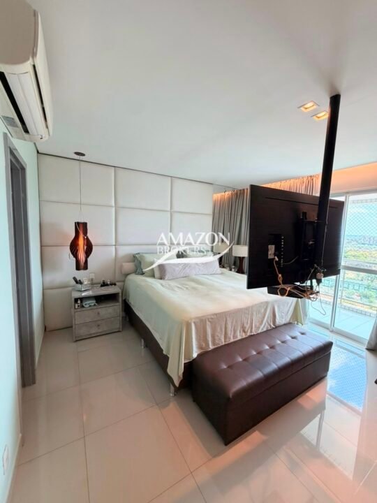 PRIVILEGE CLUB RESIDENCE, ADRIANÓPOLIS - APARTAMENTO 215 m2 MOBILIADO - DISPONÍVEL PARA LOCAÇÃO