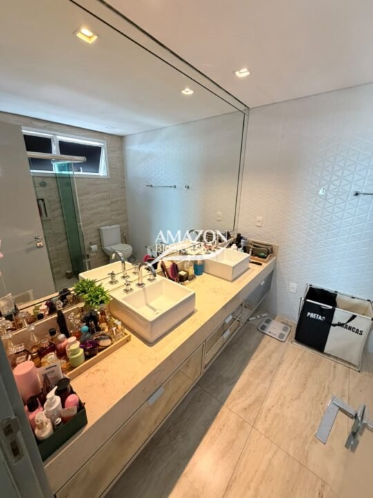 PRIVILEGE CLUB RESIDENCE, ADRIANÓPOLIS - APARTAMENTO 215 m2 MOBILIADO - DISPONÍVEL PARA LOCAÇÃO