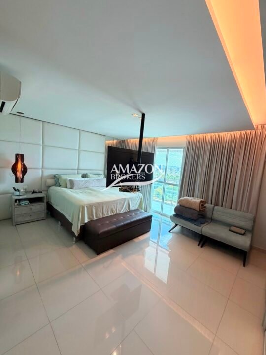 PRIVILEGE CLUB RESIDENCE, ADRIANÓPOLIS - APARTAMENTO 215 m2 MOBILIADO - DISPONÍVEL PARA LOCAÇÃO