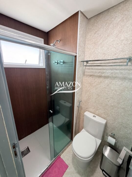 PRIVILEGE CLUB RESIDENCE, ADRIANÓPOLIS - APARTAMENTO 215 m2 MOBILIADO - DISPONÍVEL PARA LOCAÇÃO