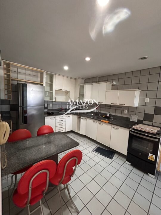 SAINT MARTIN CONDOMÍNIO, ADRIANÓPOLIS - APARTAMENTO 180m2 - DISPONÍVEL PARA VENDA
