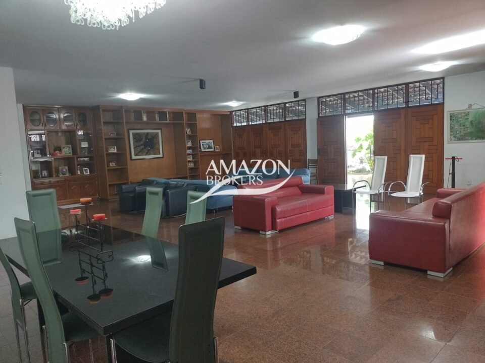 CASA TÉRREA 701,18m2, NO BAIRRO NOSSA SENHORA DAS GRAÇAS - DISPONÍVEL PARA VENDA